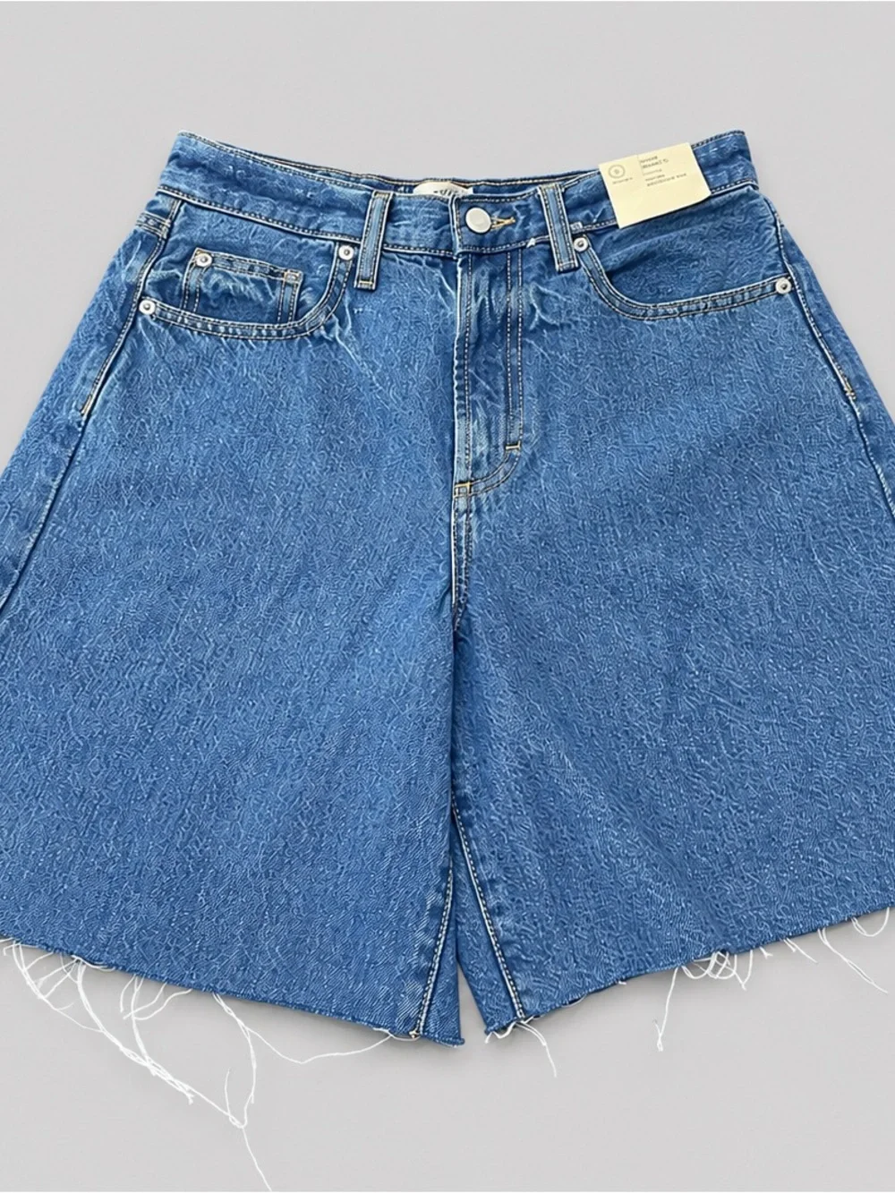 NWT Universal Thread Women's High Rise Long Denim Shorts Size 6R | Raw Hem